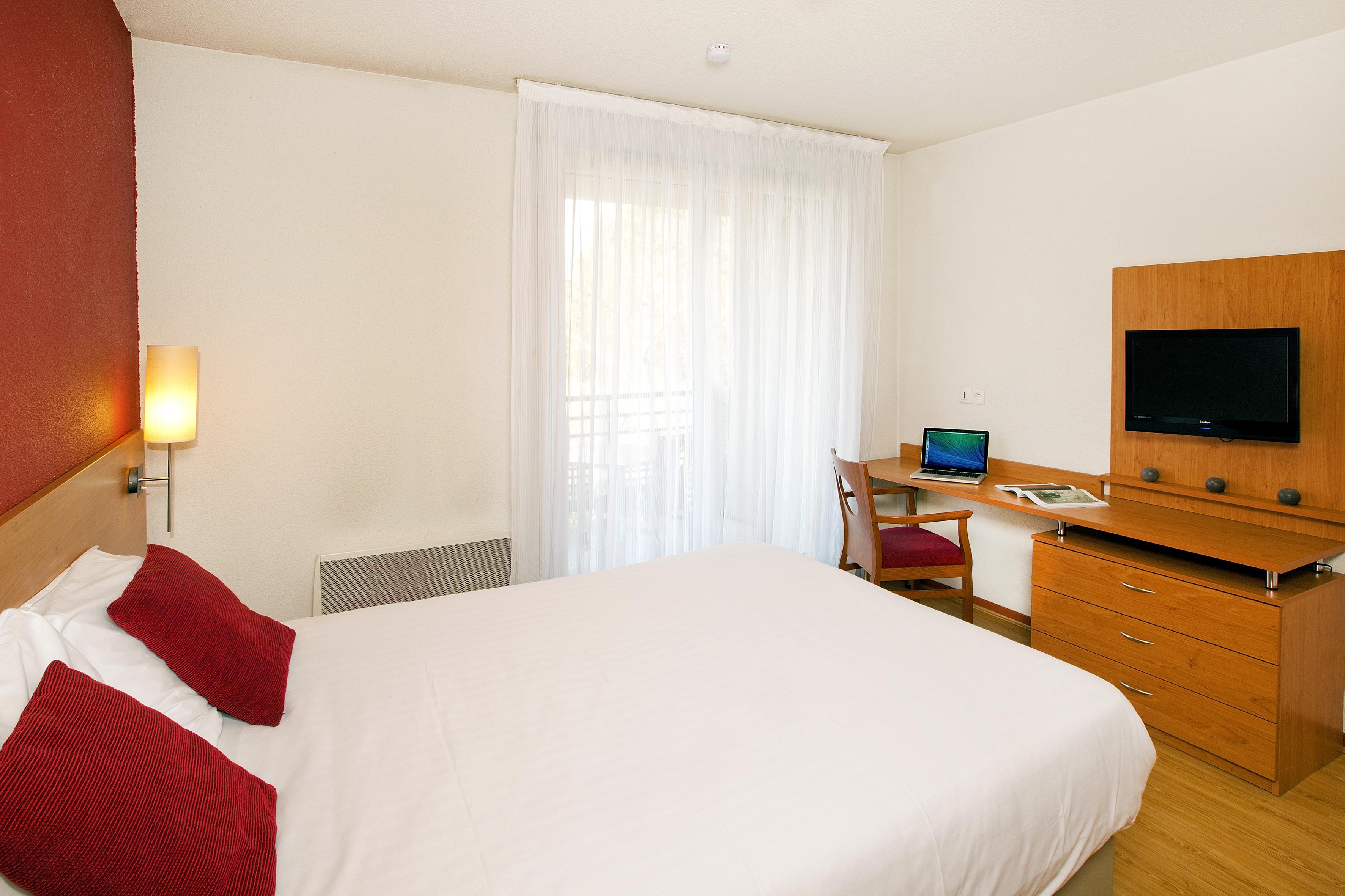 Sejours & Affaires Geneve Saint Genis Aparthotel Exterior foto