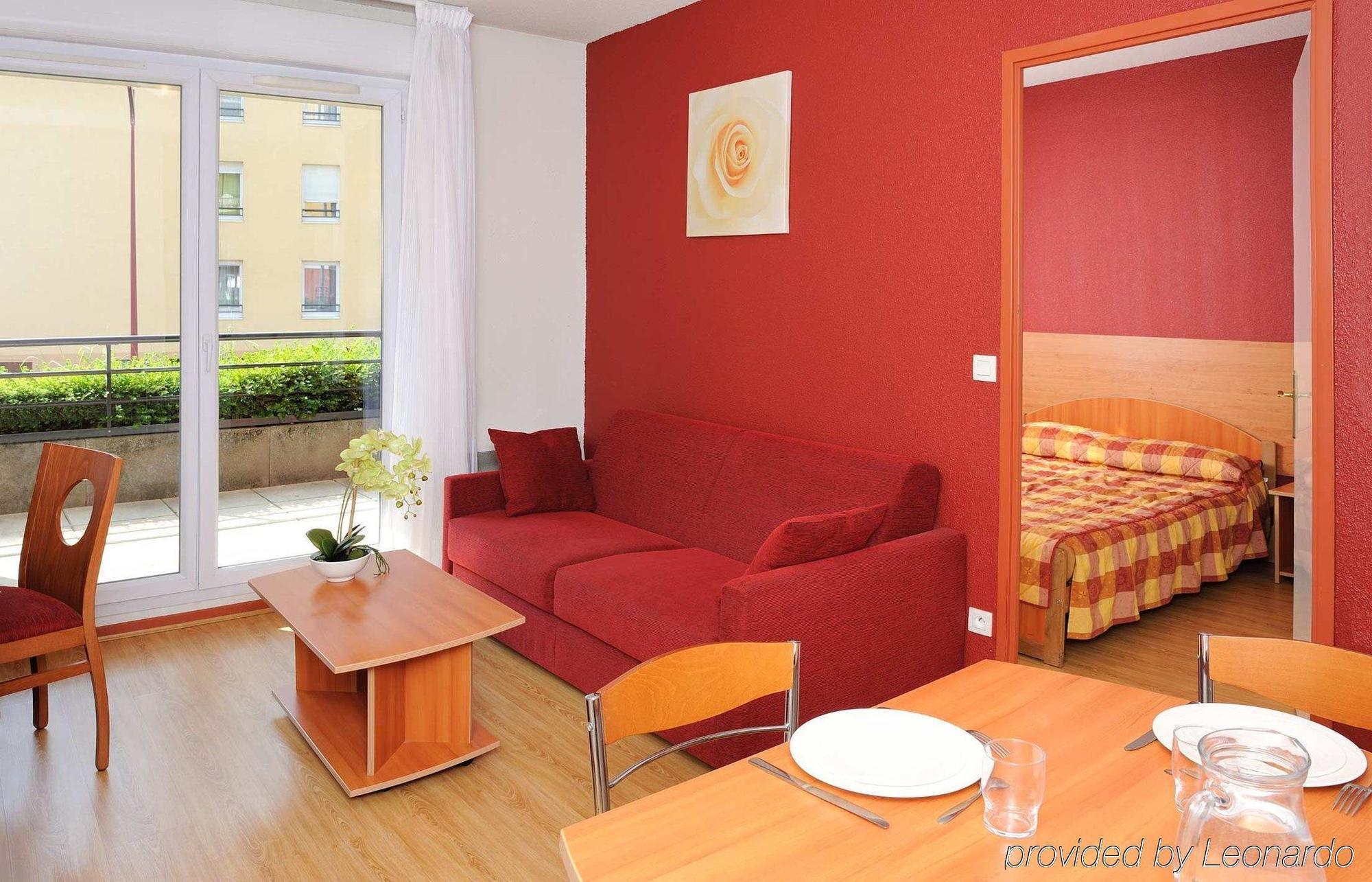 Sejours & Affaires Geneve Saint Genis Aparthotel Quarto foto